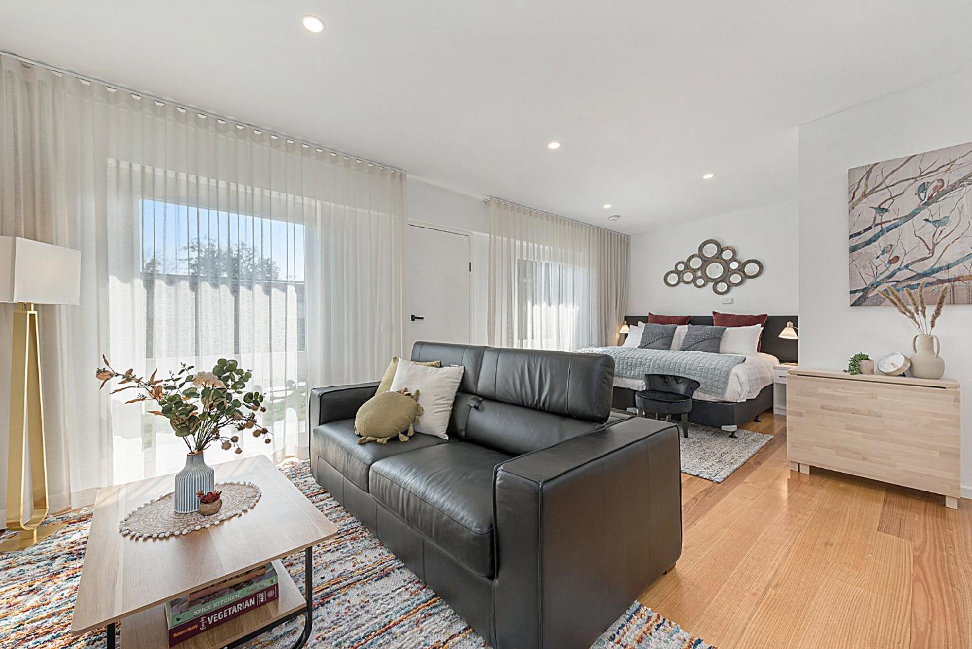 Comfy Studio With Shared Backyard Near Racecourse Carnegie Buitenkant foto
